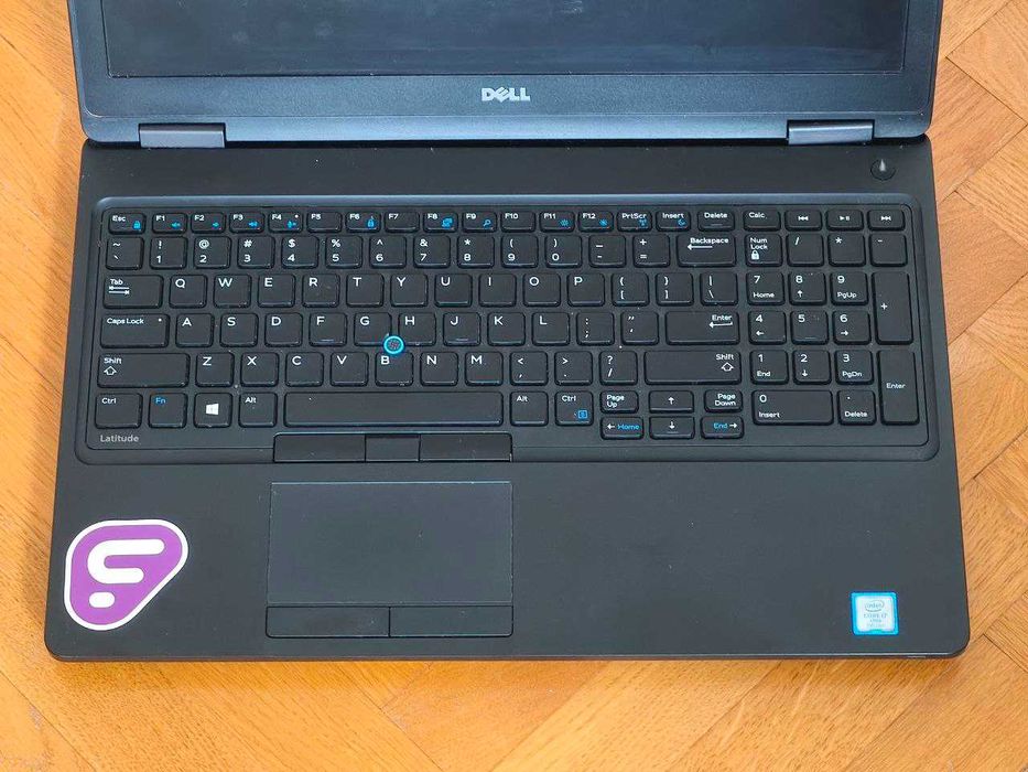 15.6" Dell Latitude 5580 i7-7820hq/IPS FHD/8Gb DDR4/SSD 128Gb/BT/Web