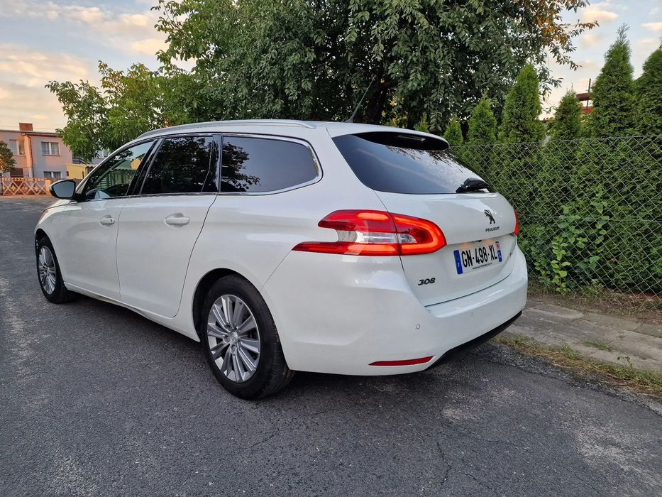 Peugeot 308 NaVi Klimatronic Keylessgo Kamera Grzane fotele Ładny