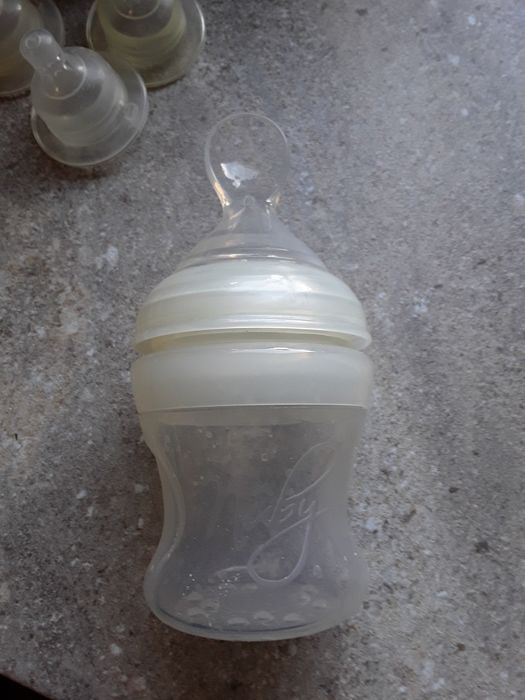 Butelki smoczki dla dziecka
