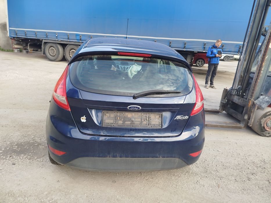 Fiesta MK7 B9 zderzak tył tylny stan bdb wysyłka