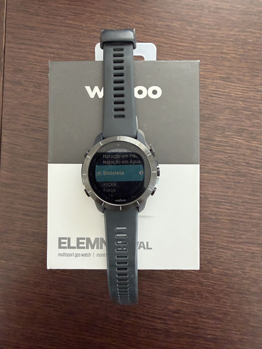Smartwatch wahoo element rival