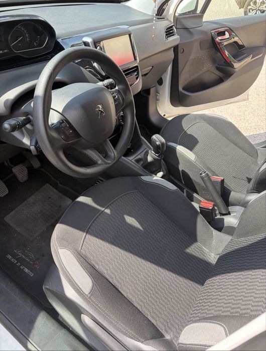 PEUGEOT 208 1.0vti ative — photo 4