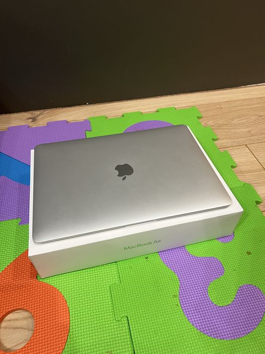MacBook Air 13 (Core I3)