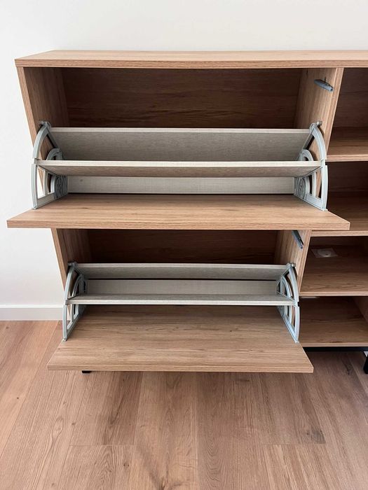 Sapateira em madeira