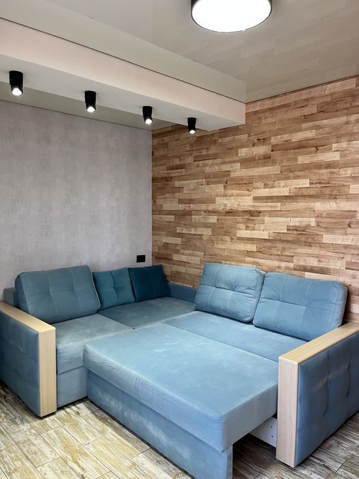 Подобово 1 кімн.квартира-студія.Вода постійно.