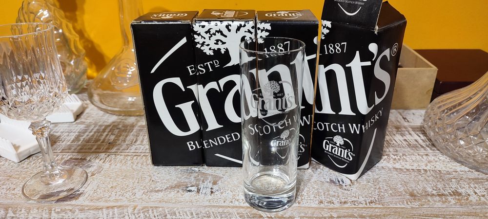 Copos Grant's com caixa