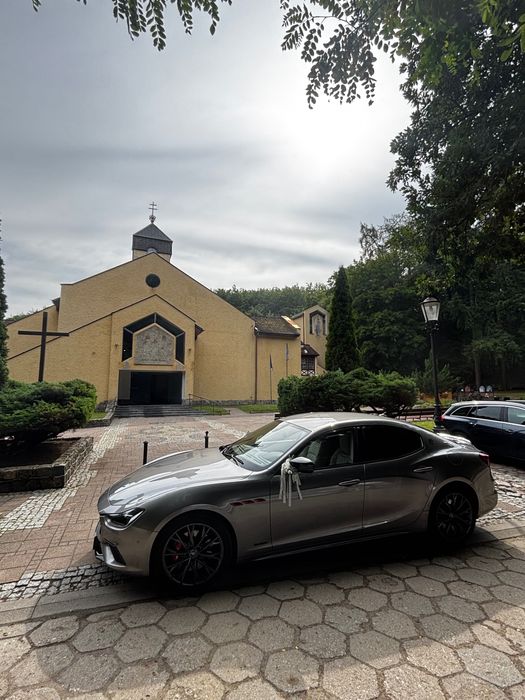 Wynajem Auta na Ślub Maserati Ghibli , Dodge Chellenger 6,4 ScatPack