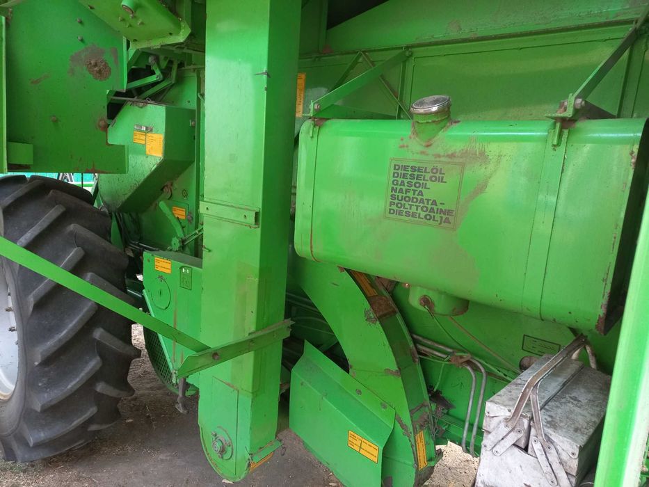 Продаю DEUTZ FAHR комбайн