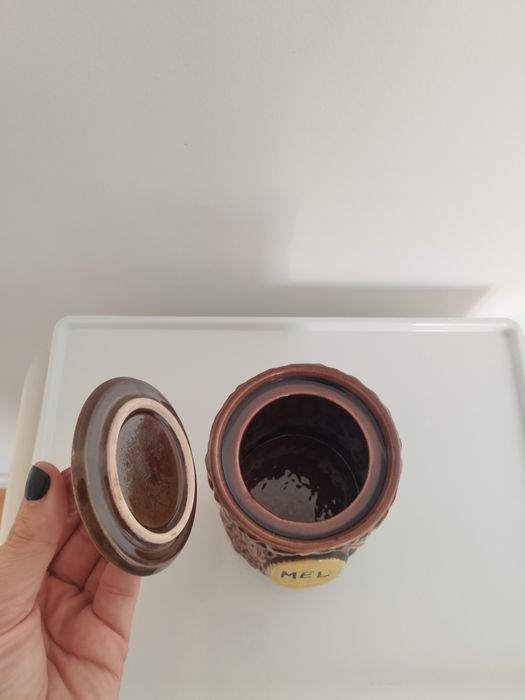 Pote de Mel em faiança portuguesa — F. Subtil