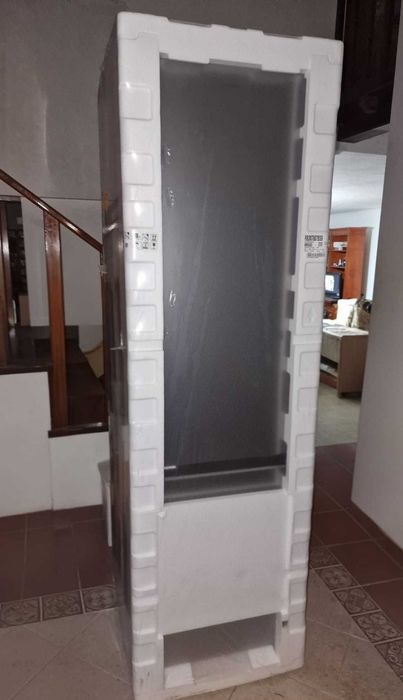 NOVO EMBALADO-Frigorífico Combinado RB38T607BS9 No Frost - 387L - Inox