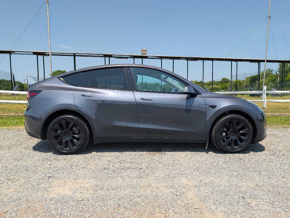 Tesla Model Y      2021