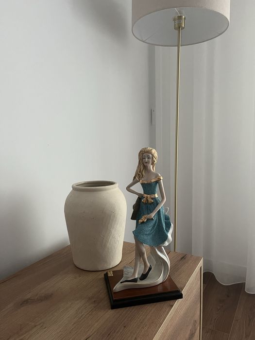 Estatueta porcelana nova azul
