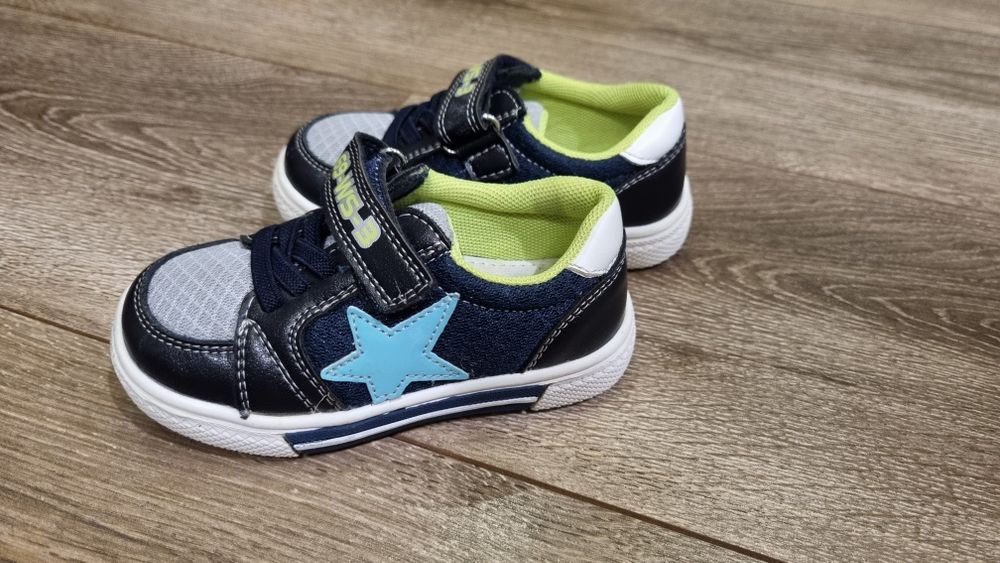 Buty chłopięce wiosenne trampki na rzepy 22