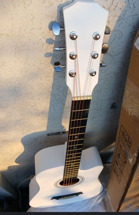 Гитара акустическая шести струнная Новая гитара  6 ти струнка