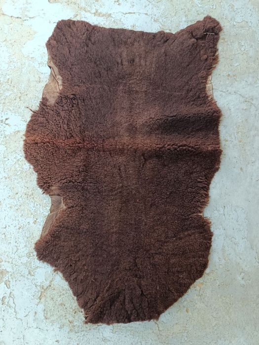 Овечья шкура, крашеная и обработанная, кожа овцы