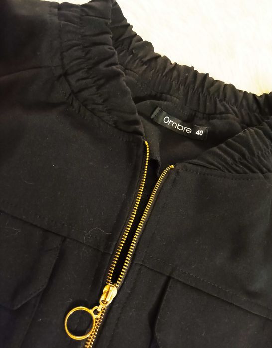 Czarna lekka kurtka z materiału, rozm M