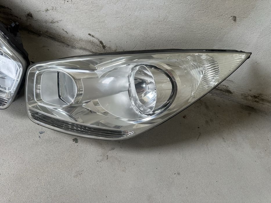Фара передняя Kia Venga