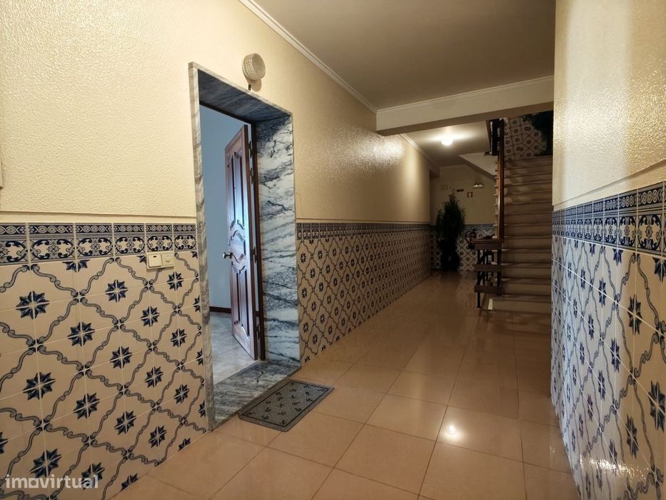 Apartamento com Excepcional Área e Localização - Buarcos