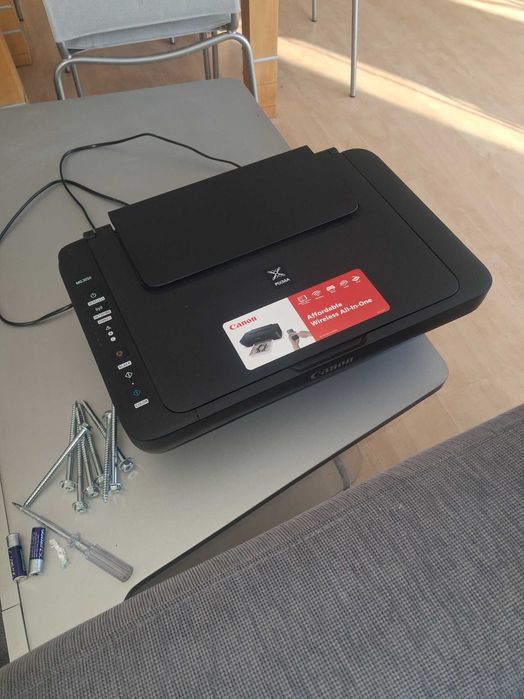 Canon PIXMA MG3050 z funkcją Wi-Fi.