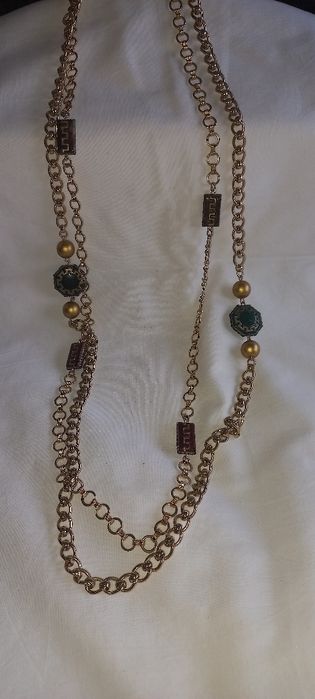 Colares de bijuteria