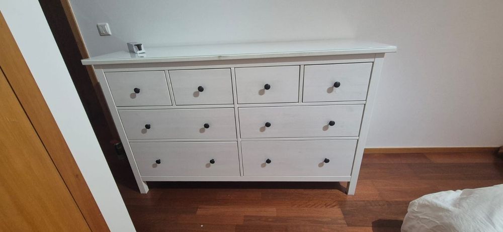 Comoda IKEA 8 gavetas.