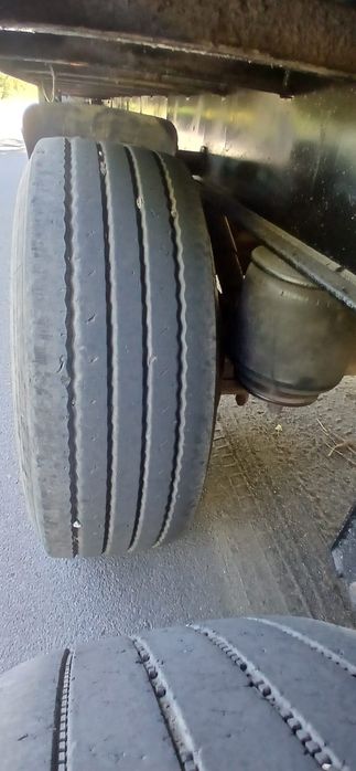 Продам грузовик рено в комплекте с полуприцепом,в отличном состоянии.