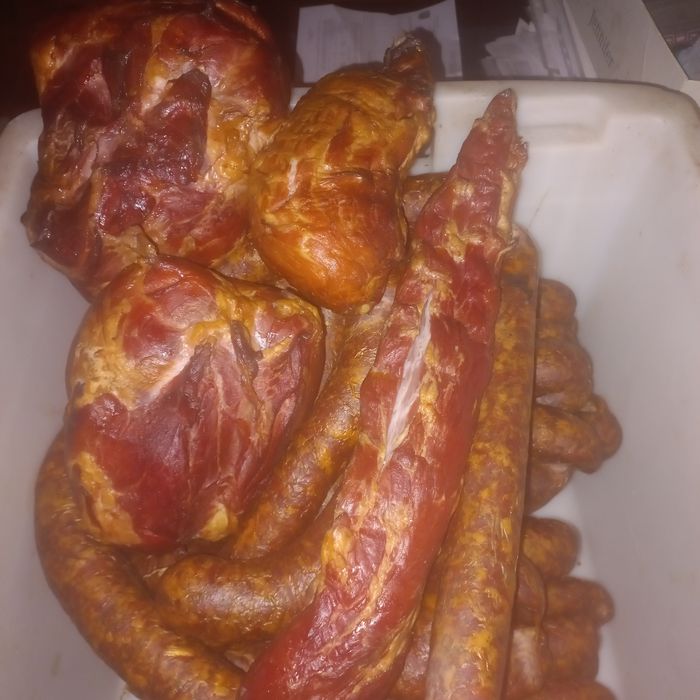 Wyroby rzemieślnicze -Szynka szynki Schab wędzony