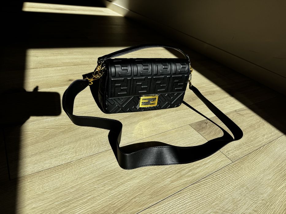 Сумка Fendi чорна шкіра нова
