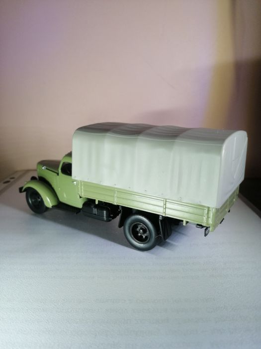 Zis Kultowe Ciężarówki PRL Ixo 1/43