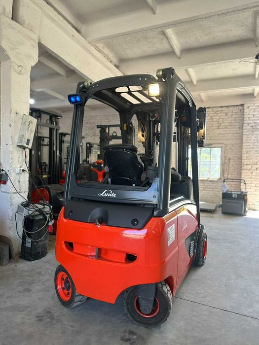Штабелер електричний Навантажувач  1414 Навантажувач LINDE E18PH-02 1.8t 4.56m