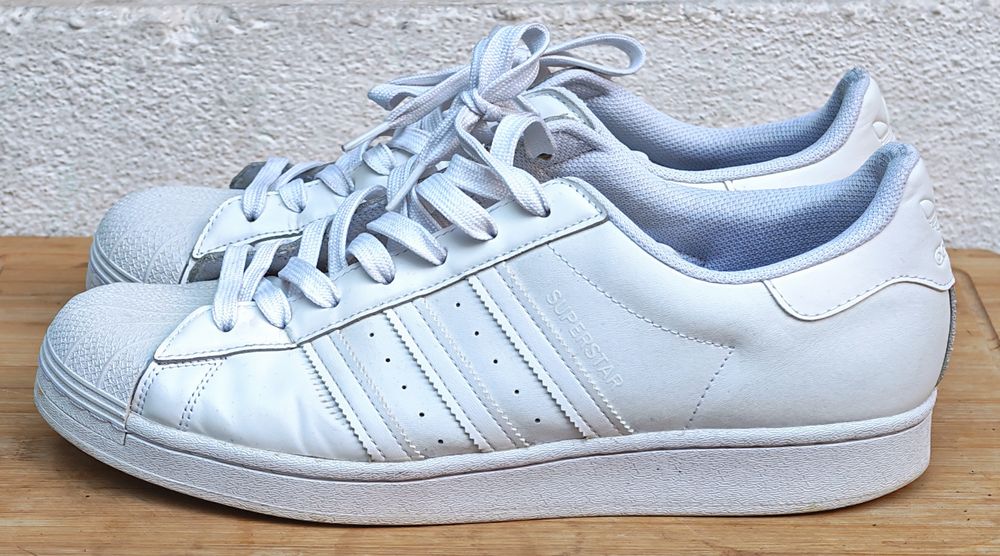 Tênis Adidas Superstar em muito bom estado