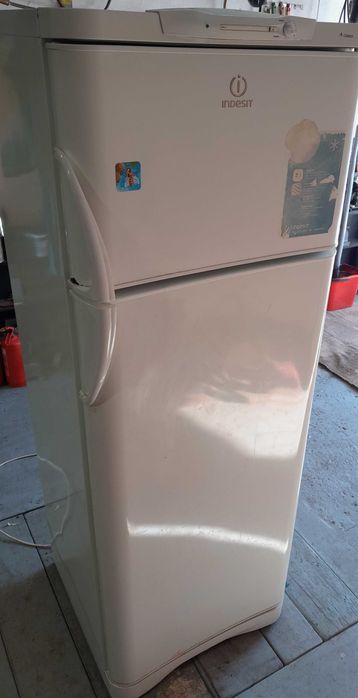 Полки Индезит Indesit Ящики к холодильнику Реле термодатчик