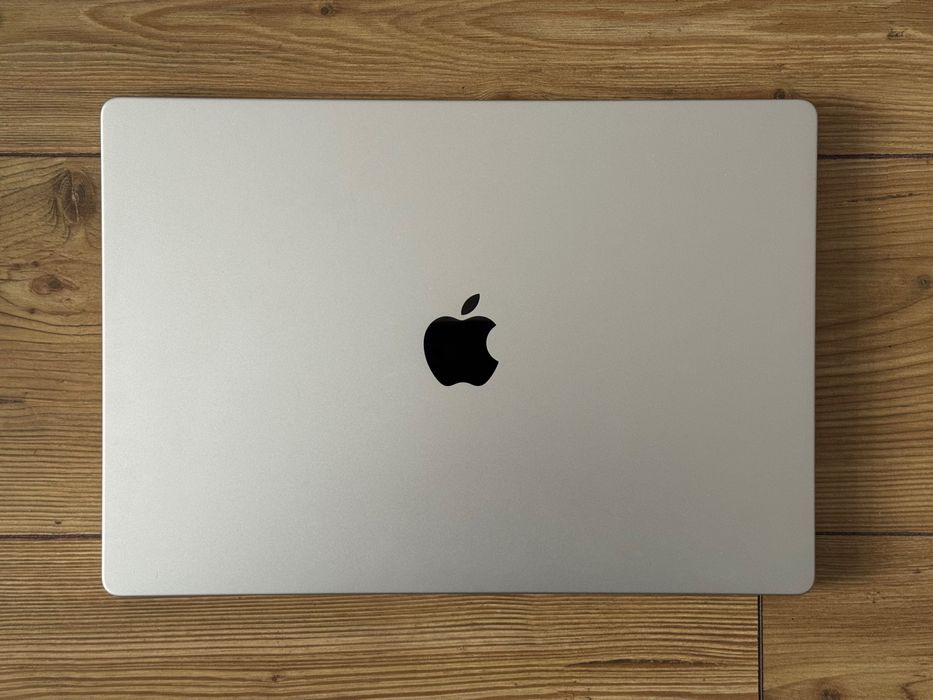 Macbook Pro 16 inch M3 Pro