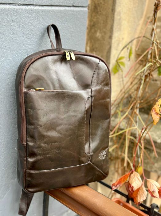 Стильний шкіряний рюкзак італійського бренду, унісекс