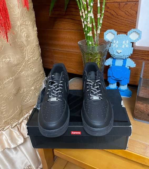 Nike Air Force 1 Low Supreme Black R.44