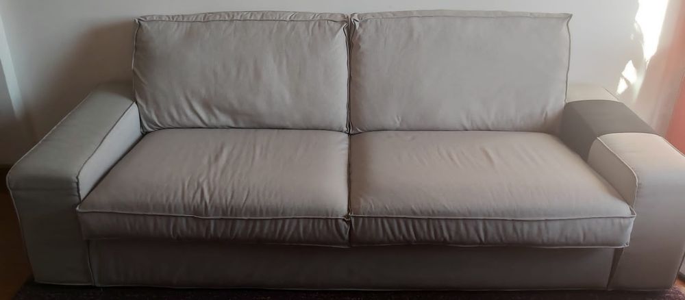 Vende se Sofá 3 lugares.