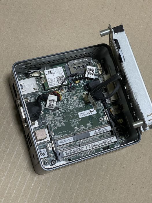 Міні ПК NUC6 без DDR та SSD, без блока живлення