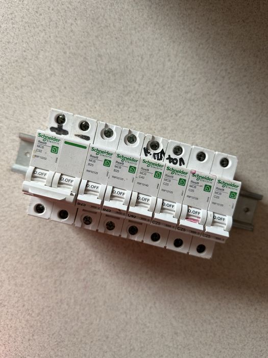 Автомати schneider 7 шт