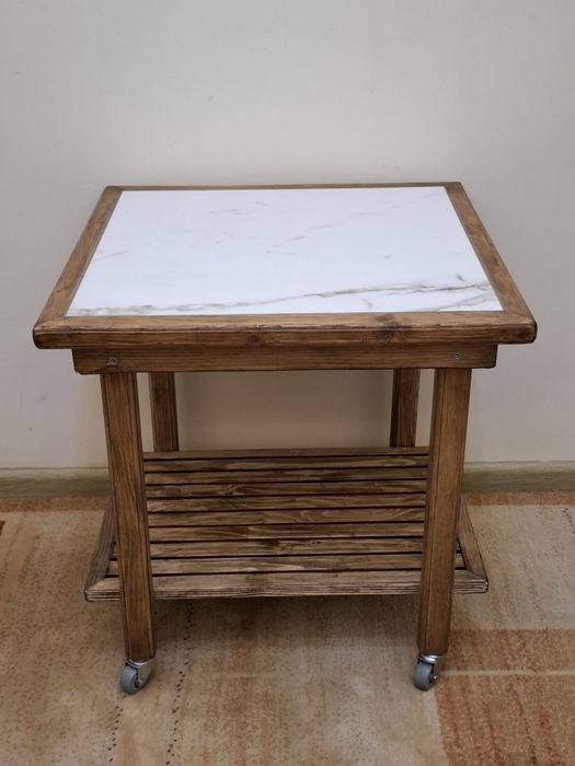 Столик кофейный (журнальный) деревянный, разборный на колесах