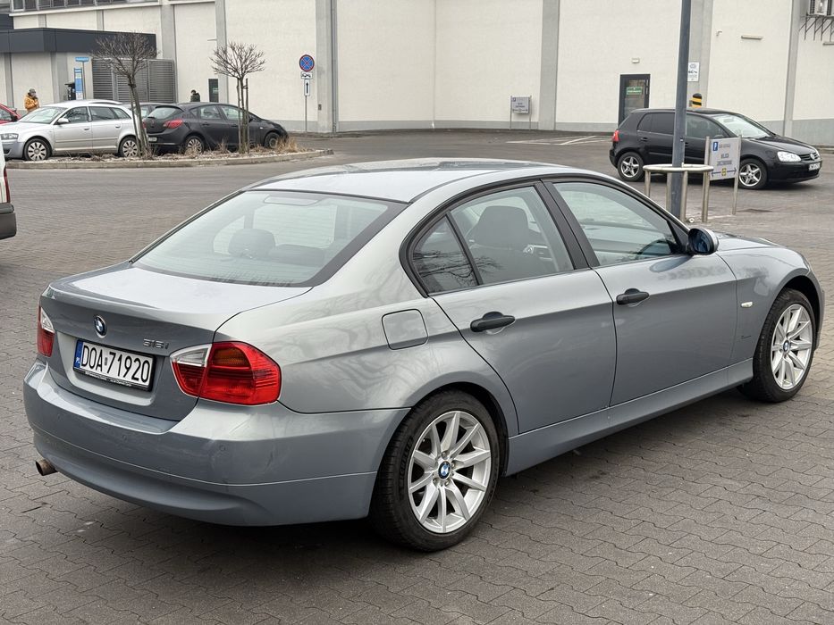 BMW E90 318i NISKI PRZEBIEG! Serwisowana!