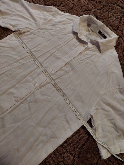 Літній костюм білого кольору