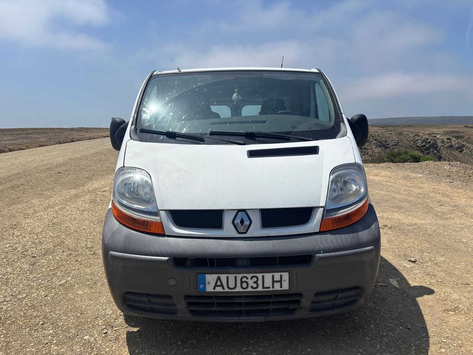 Renault Trafic Campervan 2006 – Pop Up Roof – Pronta a Viajar