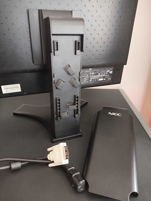 Monitor Panoramiczny (pion,poziom) NEC P221W-BK