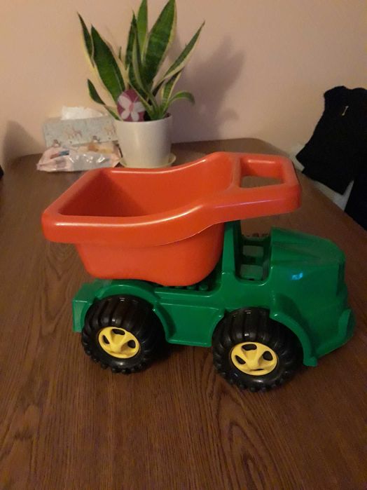 Auto pokazd wywrotka