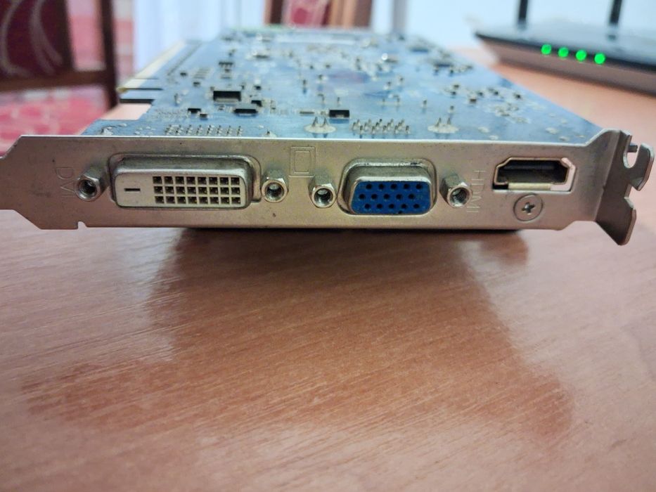 Продам відеокарту AMD hd6670 2gb ddr3 без доп живлення
