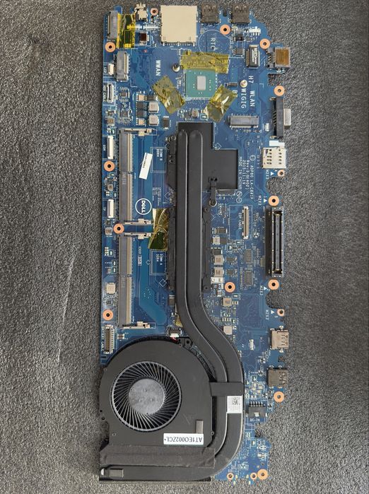 Материнська плата Dell ADP80 LA-C841P з I7-6500U та AMD R5 M335