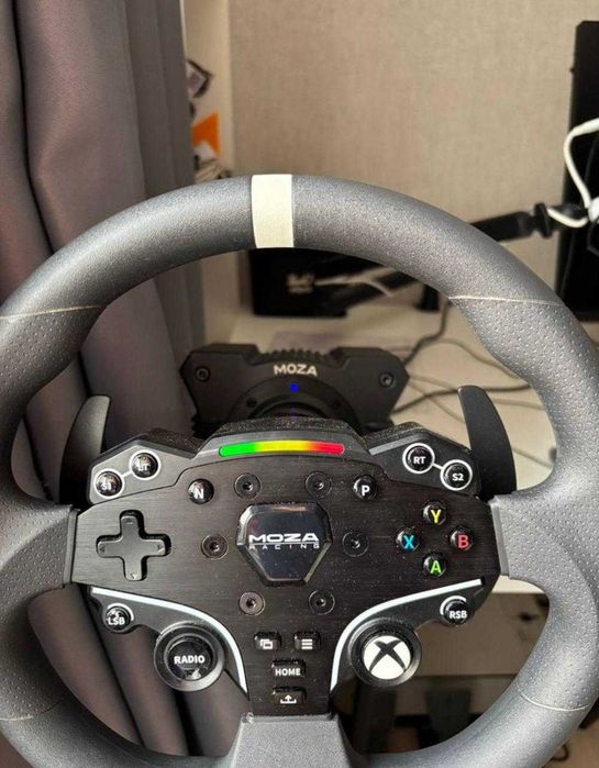 MOZA R9 V2 bundle base, pedais, volante e shifter