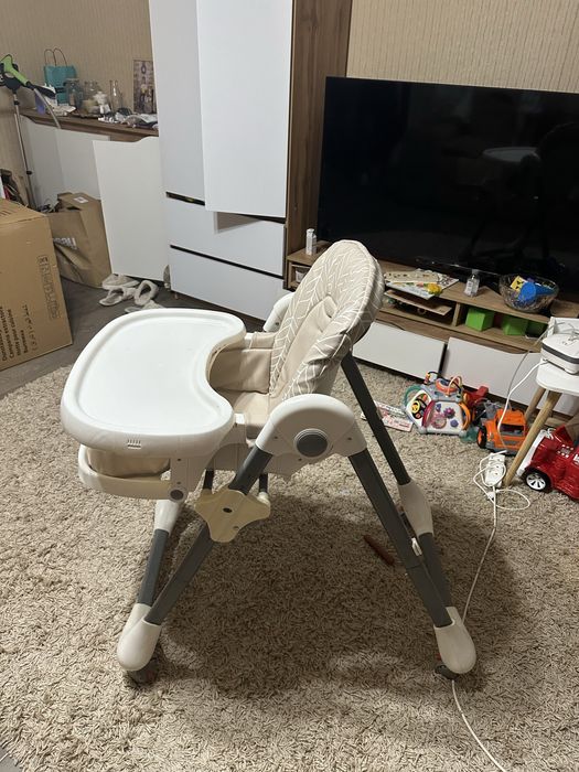 Стільчик для годування