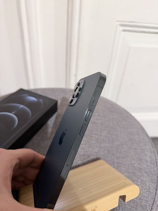 Telefon niebieski Iphone 12 Pro Max 256gb