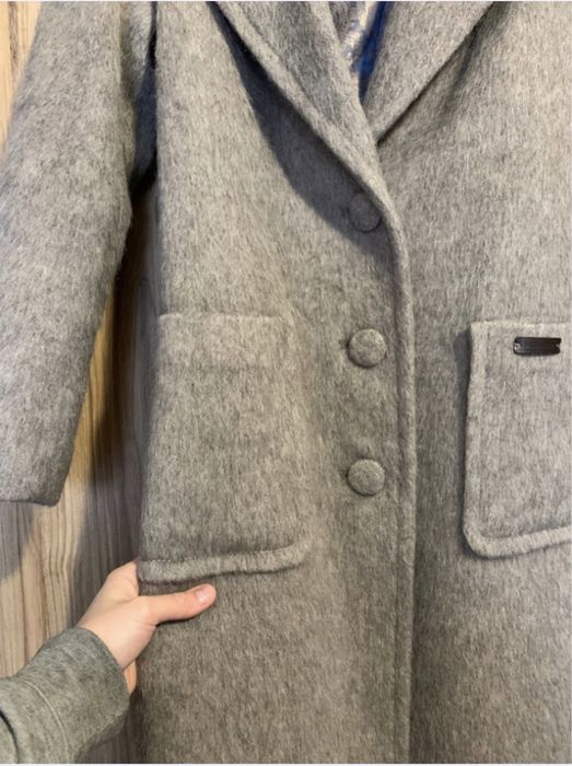 Пальто сіре Albanto